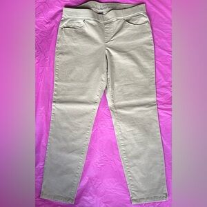 New Gloria Vanderbilt Avery Khaki Pants